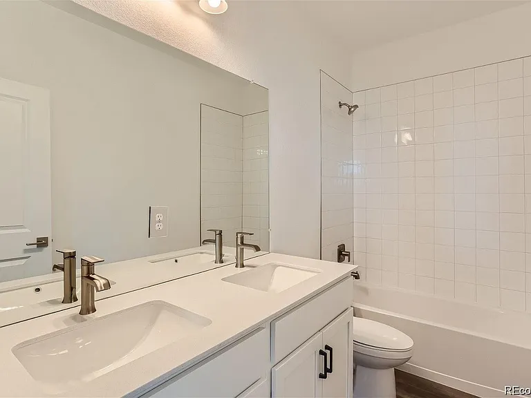 170 S Vandriver Way — Photo 6