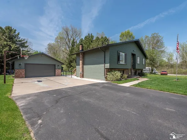 13725 Grafton Rd, Carleton, MI 48117