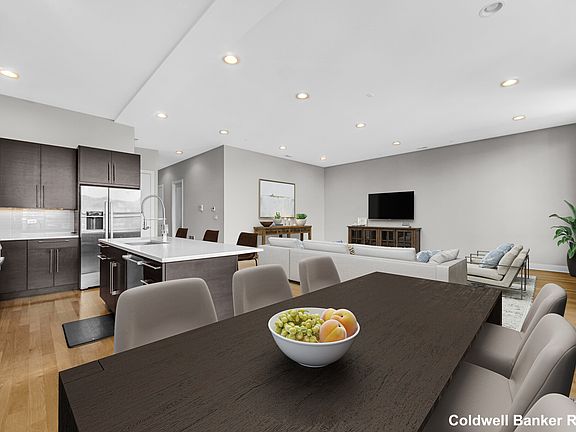 5th image of 1639 W Warren Blvd #3