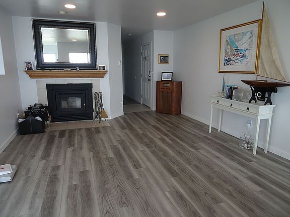 3rd image of 1443 Ocean Shores Blvd SW Unit 203