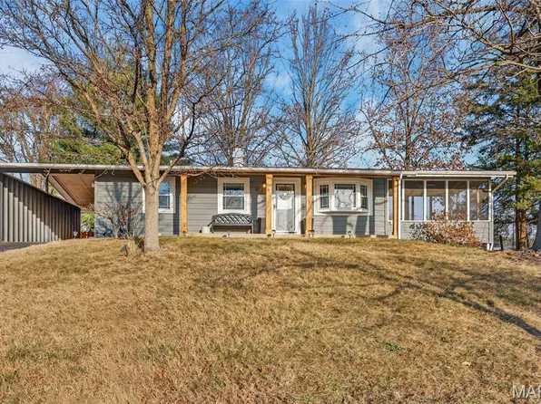 913 Crestland Dr, Ballwin, MO 63011