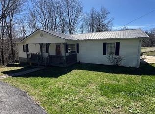 720 Shady Ln, Byrdstown, TN 38549