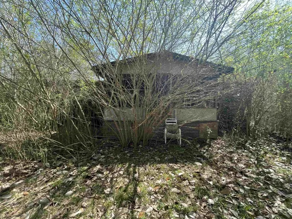 395 Willis St, Saltillo, TN 38370