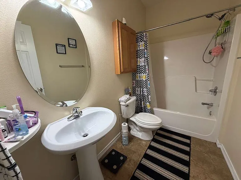 1529 Bentley Cir — Photo 16