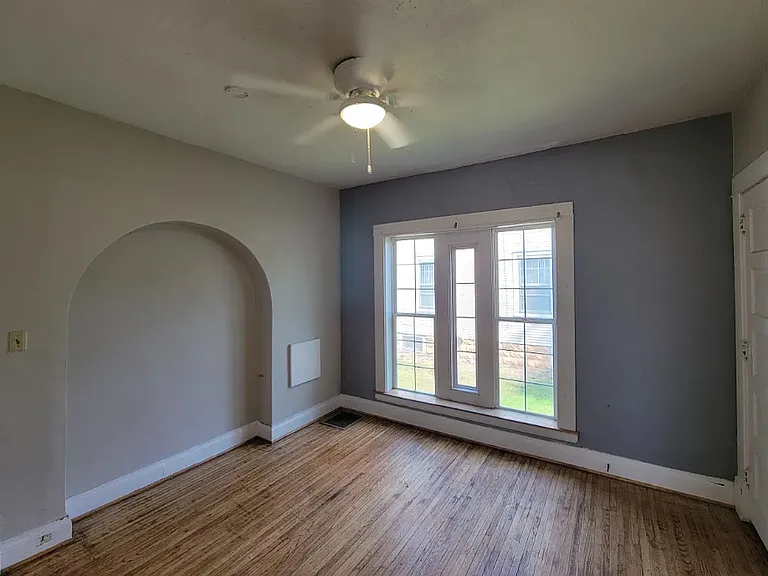 511 S Frederick Ave — Photo 3