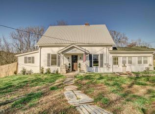 20 S Martin St, Nelson, GA 30151