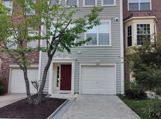 1106 Cypress Tree Pl, Herndon, VA 20170