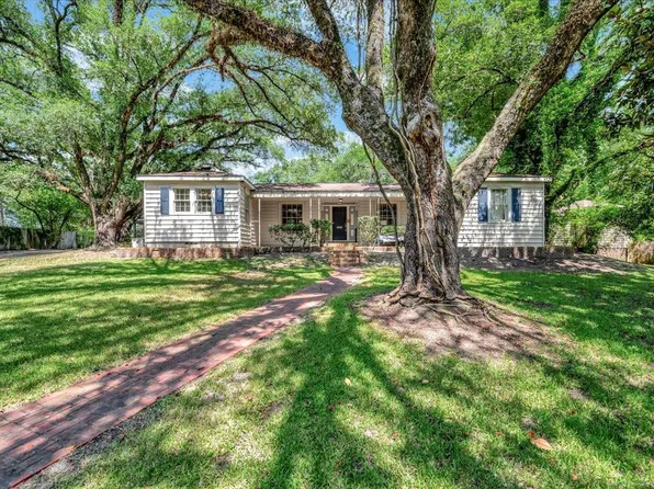 1111 Morningside Dr, Lufkin, TX 75904