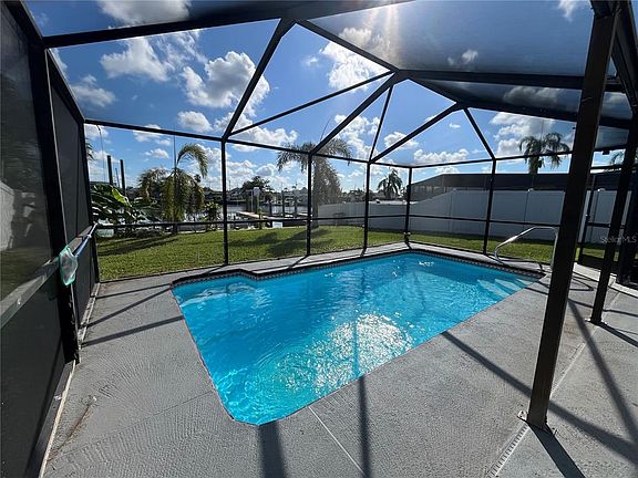 5th image of 13630 Lagoon Dr