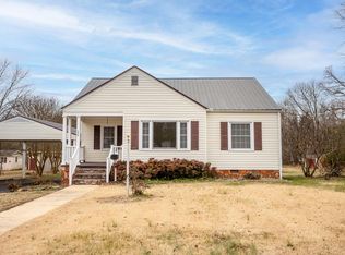 324 Hutcheson Ave, Chase City, VA 23924