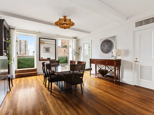 320 East 72nd Street image 5 of 22