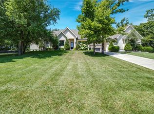 18340 Mohawk Ln, Stilwell, KS 66085