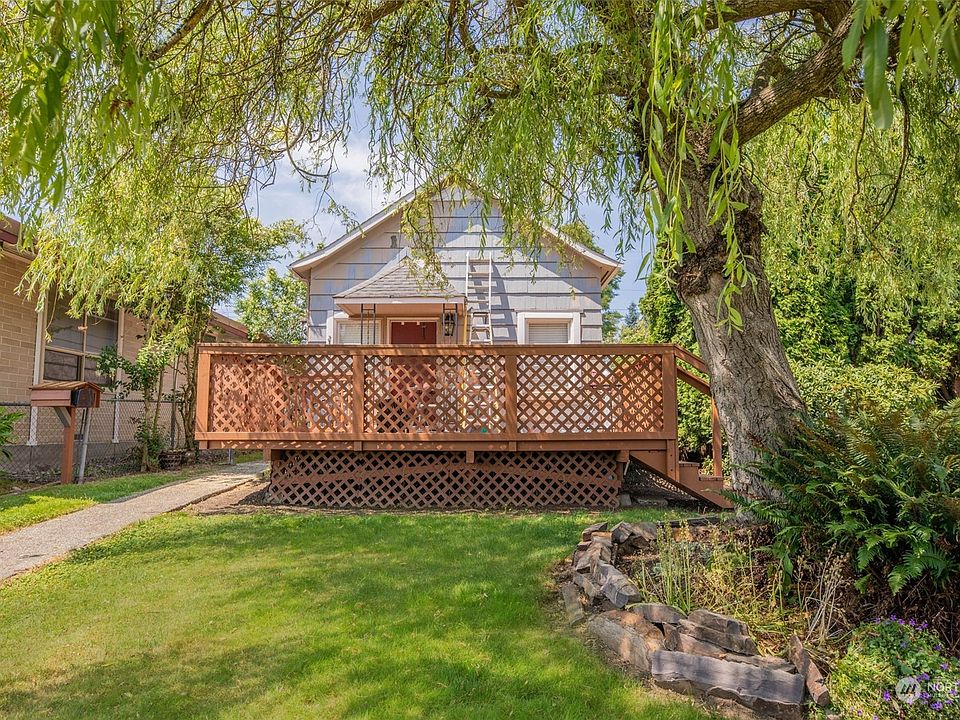 Front house is 1200 sqft.>