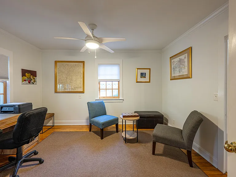 566 Newberry St SW — Photo 6