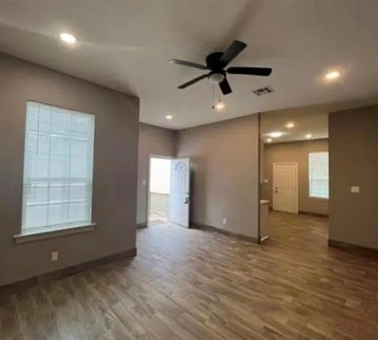3 bed, 2.0 bath, 1200 sqft, $1,800 — Photo 3