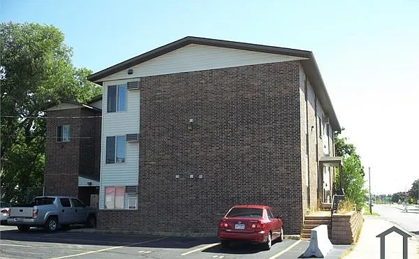 815 University Dr S #301 — Photo 5