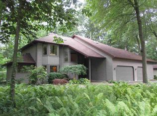 3046 Sherwood Ln, Bay City, MI 48706