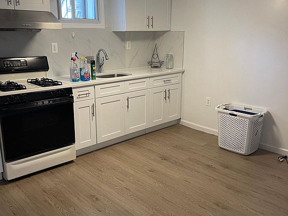 3rd image of 4606 189th St Floor 1