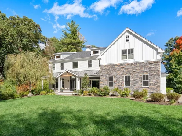 35 Covered Bridge Ln, Wayland, MA 01778