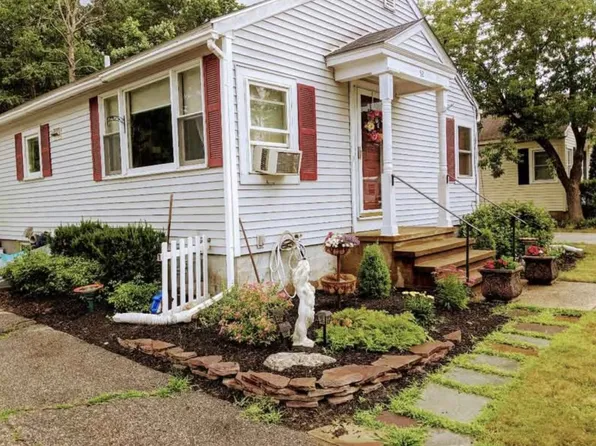 52 Gove St, Manchester, NH 03102