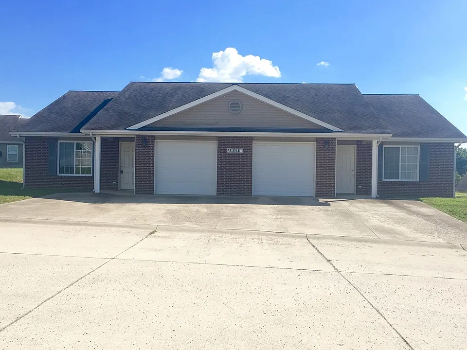 15543 Trailside Ln