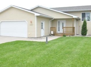 2207 16th Ave S, Brookings, SD 57006