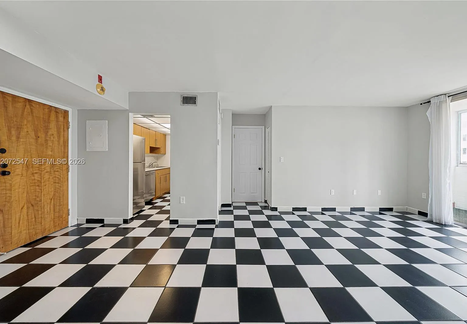 Half Moon Towers Condo — Photo 1