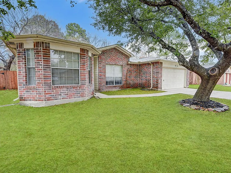 7815 Barnhill Dr — Photo 3