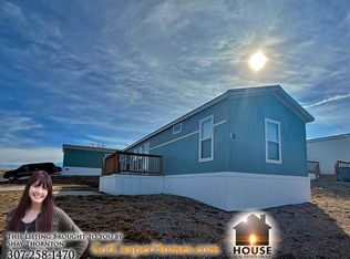 29 E Hills Dr, Evansville, WY 82636