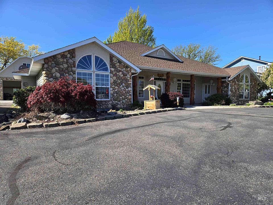 1st image of 2080 Shelley Dr