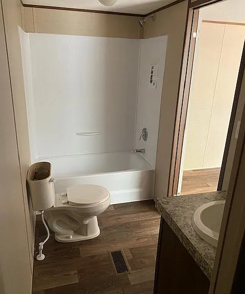 908 Turney Ln — Photo 16