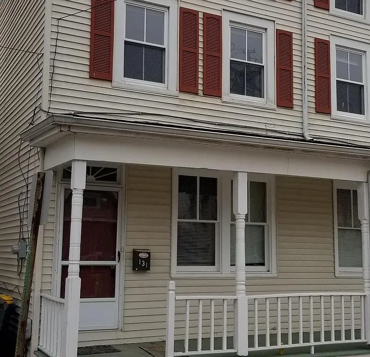 131 N Main St