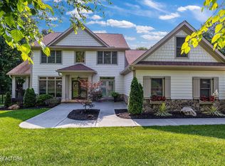183 Lake Crest Dr, Lenoir City, TN 37772