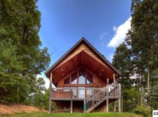 1876 Natures Ln, Sevierville, TN 37862