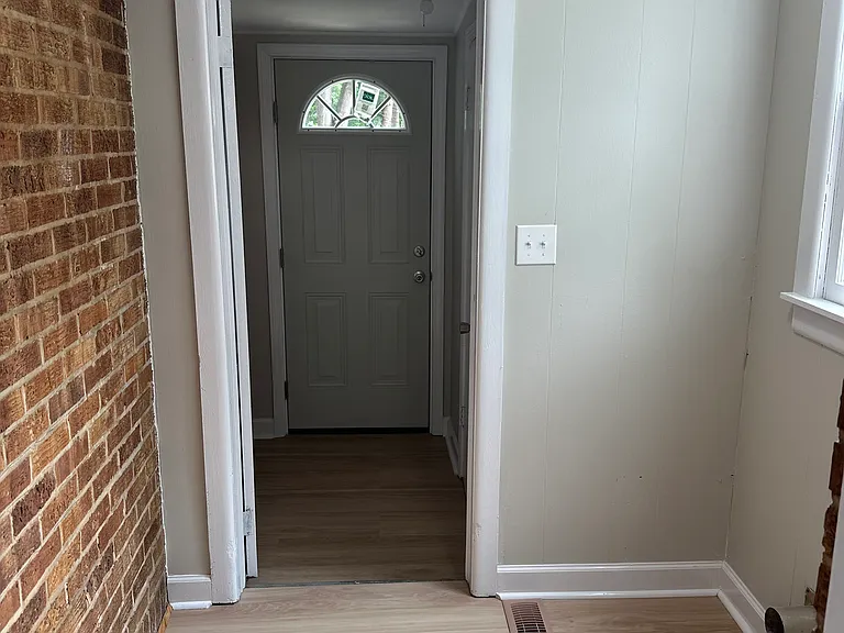 1284 Campbell St — Photo 5