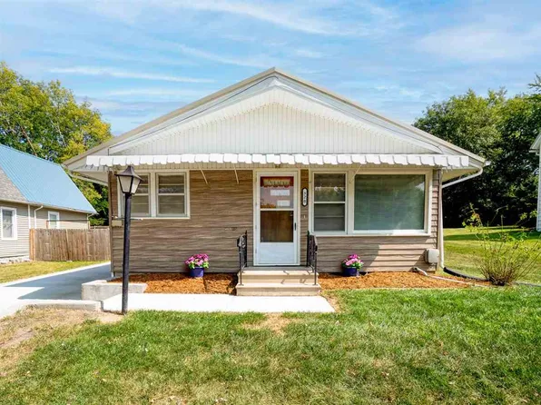 520 S Avenue B, Washington, IA 52353