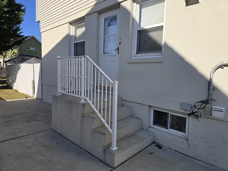 46 Adams Ave #2 — Photo 25