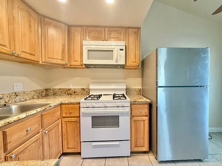 561 Desert View Dr #3 — Photo 4