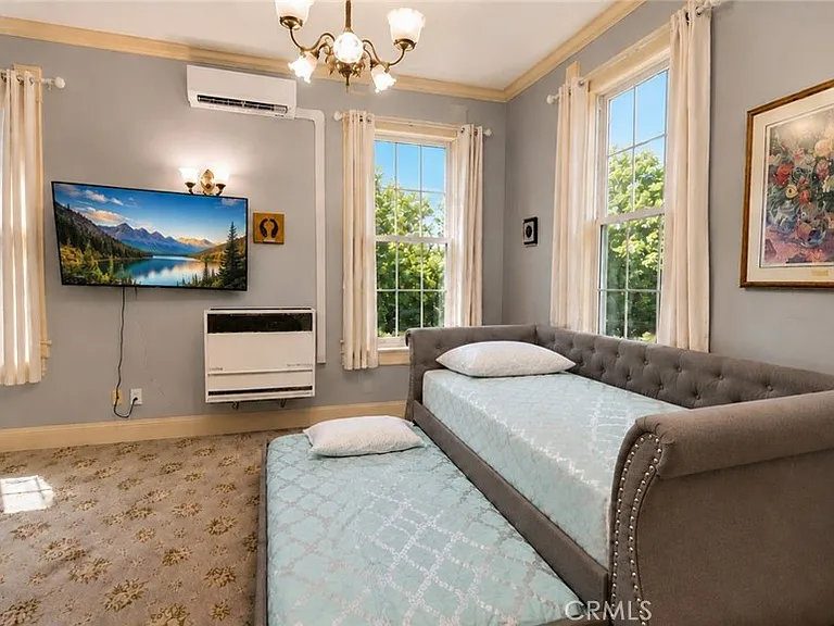 225 N Lima St #204 — Photo 4