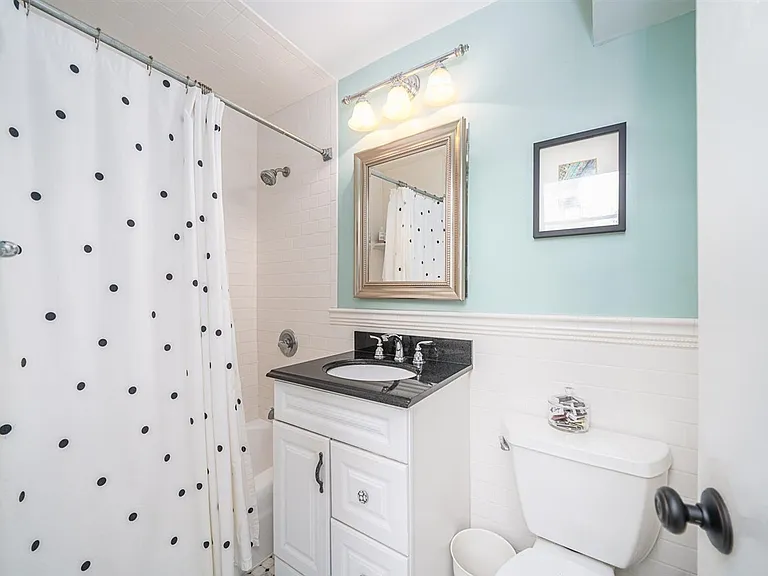 132 Madison St #2R — Photo 10