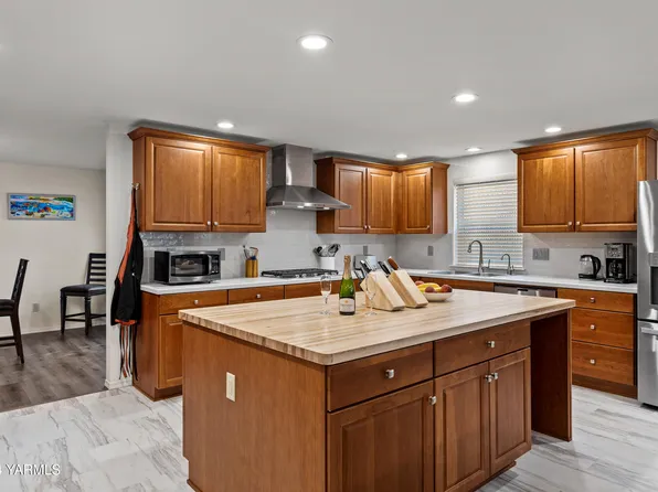 5 Burning Tree Dr, Yakima, WA 98902