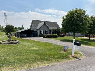 1377 Pear Dr, Conover, NC 28613