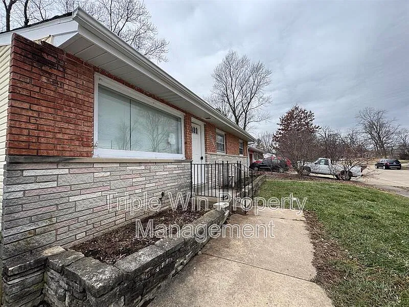 2 bed, 1.0 bath, 864 sqft, $1,595 — Photo 4