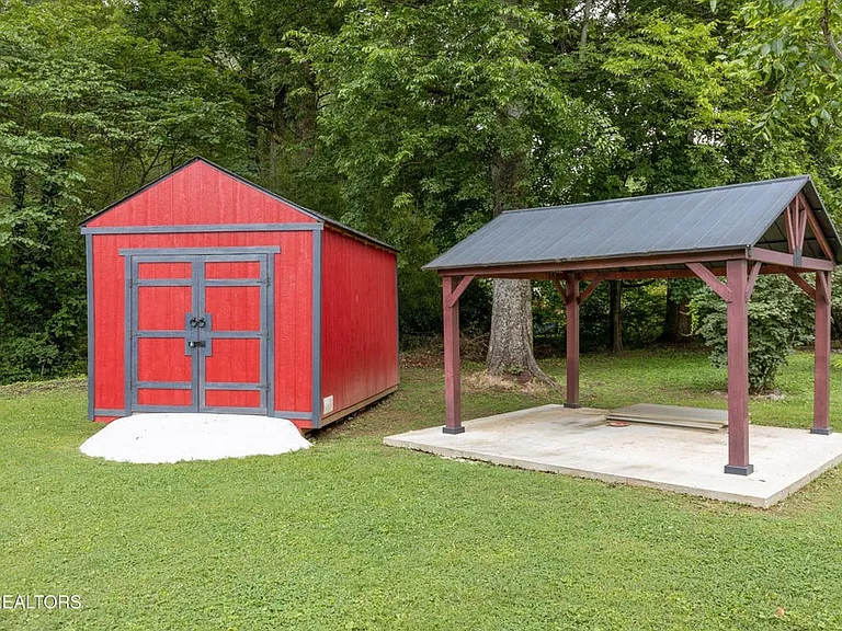 1301 Chert Pit Rd — Photo 35