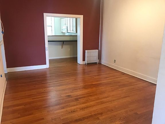 5th image of 131 Eagle St APT 1