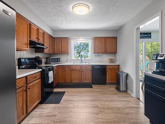 5th image of 3917 Forsythe Dr
