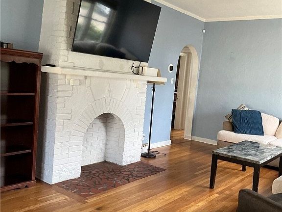 4th image of 3620 Cleveland Ave