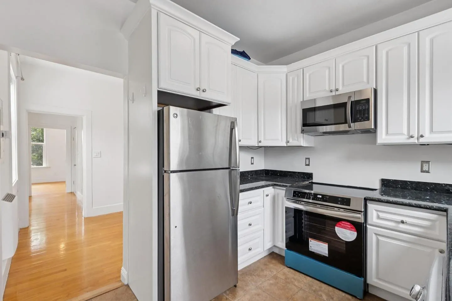 464 Linden St - Photo 4