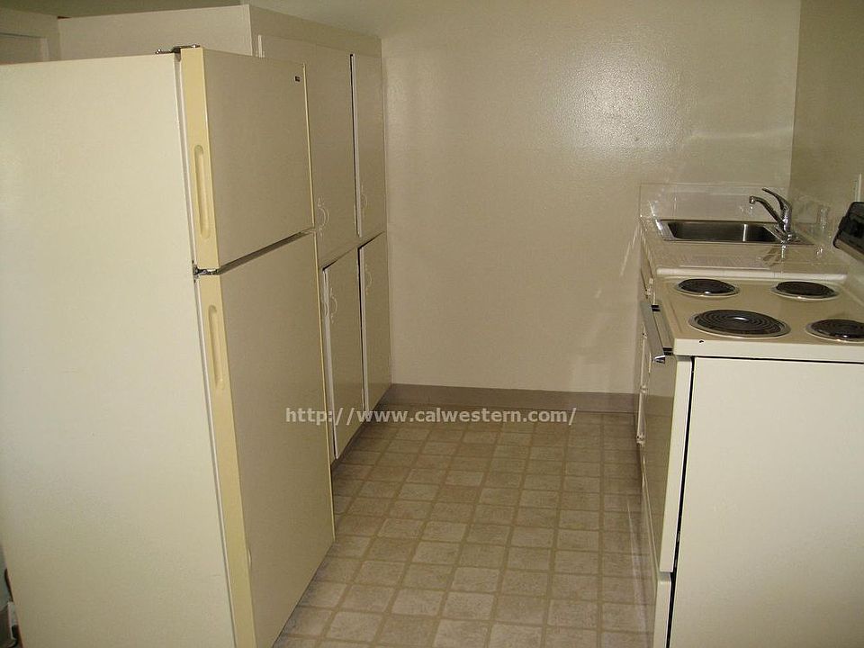 2nd image of 1052 Roewill Dr APT 2