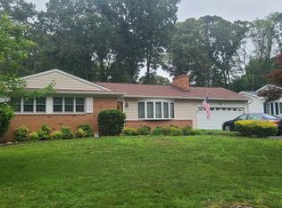 16 Gray Dr, Pasadena, MD 21122